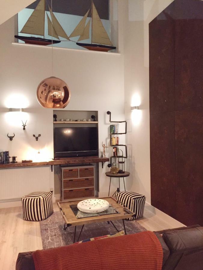 Spacious 1 Bedroom Split Level Old Pub Conversion Tower Bridge Лондон Екстер'єр фото